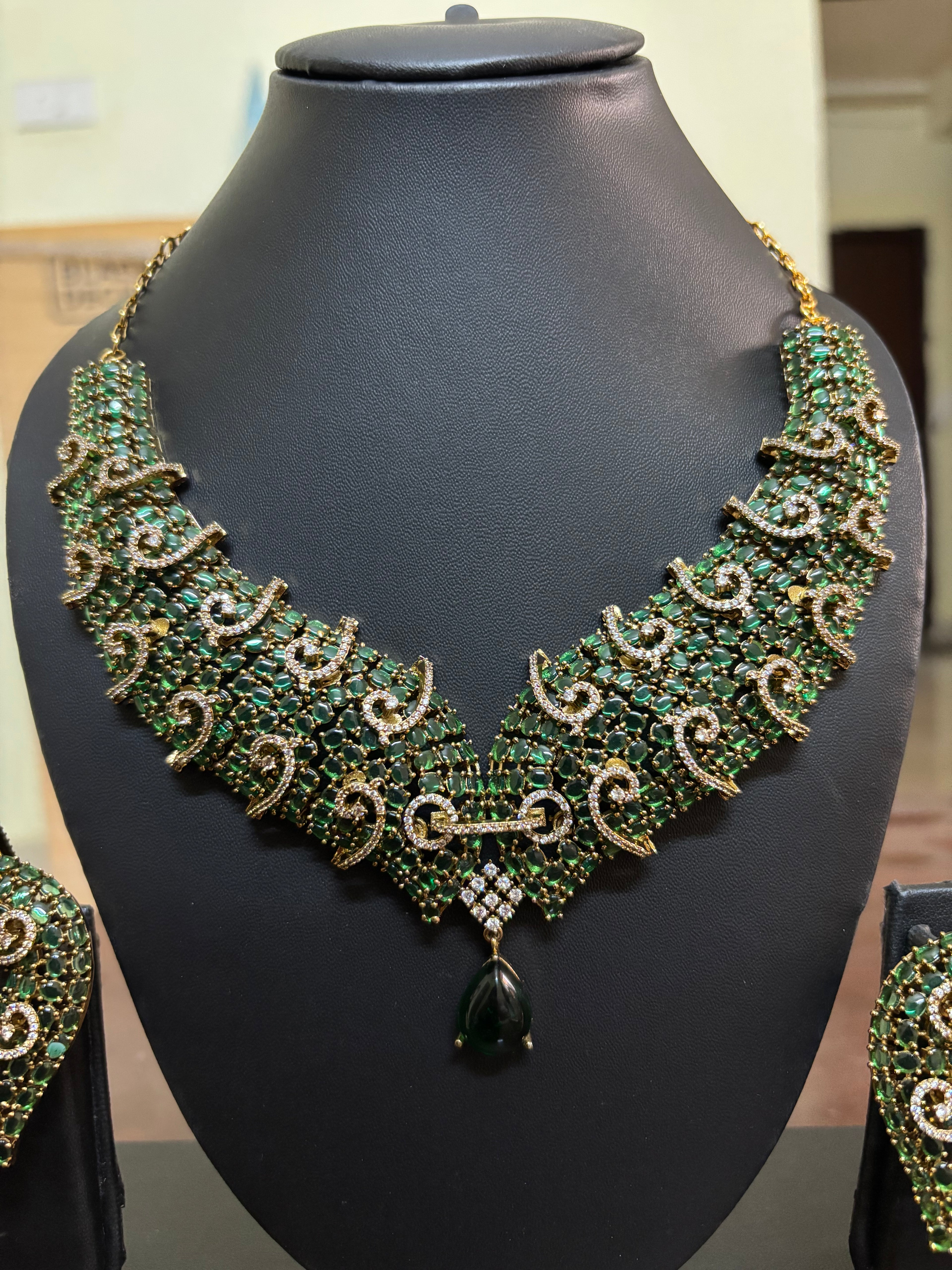 Emerald Vine Necklace Set
