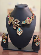 Antique Kundan Necklace Set